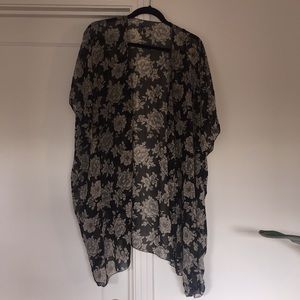 Brandy Melville floral Kimono